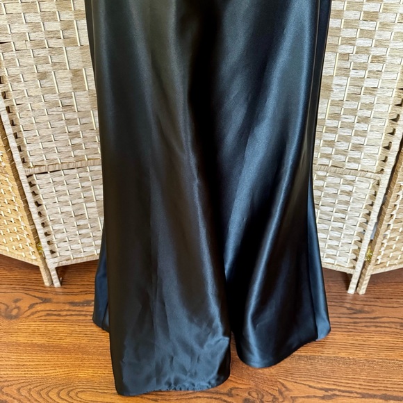 NWOT Tadashi Shoji black satin formal skirt w/ train 14 - Picture 3 of 12